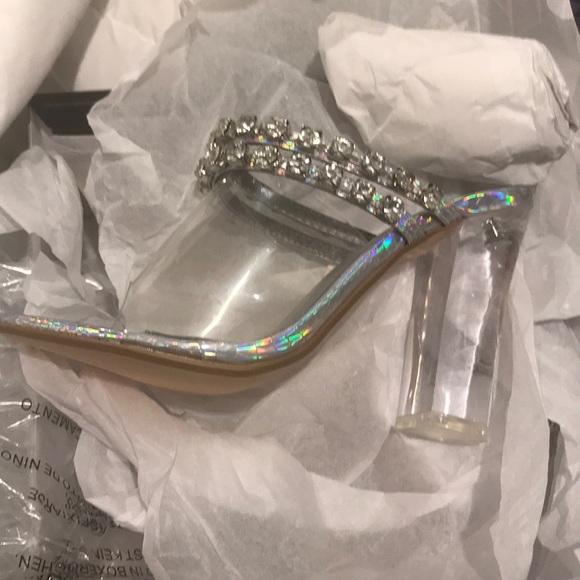 Fashion Nova’s thinking back on it shoe - Picture 2 of 5